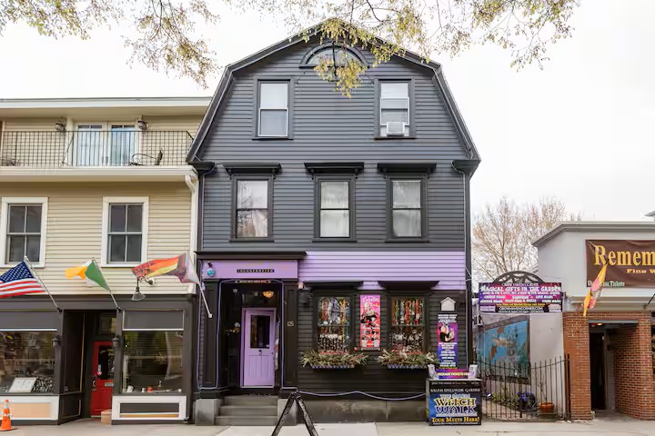 viajes a salem por halloween